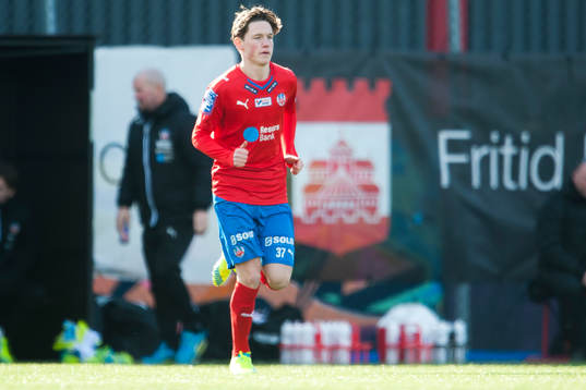 Helsingborgs Max Svensson byttes in i andra halvleken