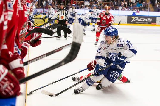 Leksands Brock Montpetit  i ishockeymatchen i kvalet  till