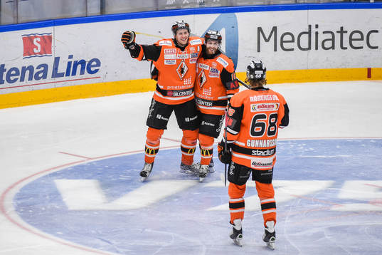 Karlskronas spelare jublar