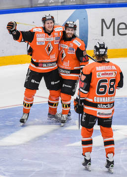Karlskronas spelare jublar