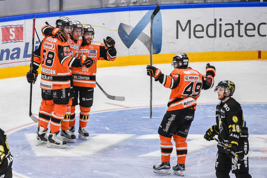 Karlskronas spelare jublar