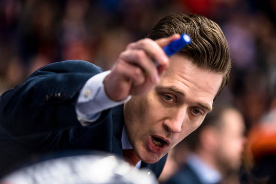 Växjös tränare Sam Hallam