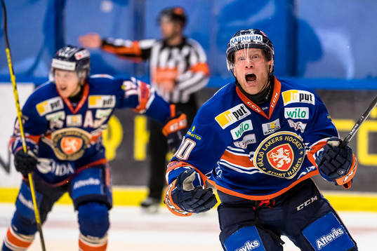 Växjös Richard Gynge jublar