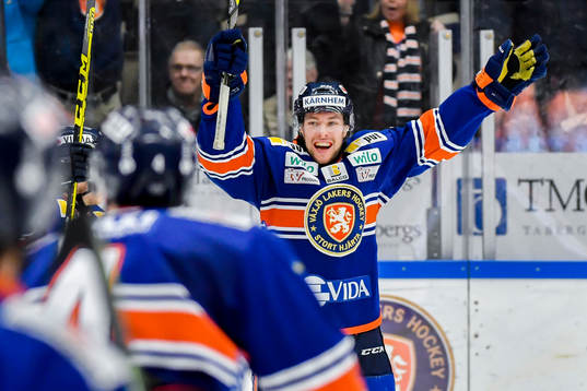 Växjös Robert Rosén jublar