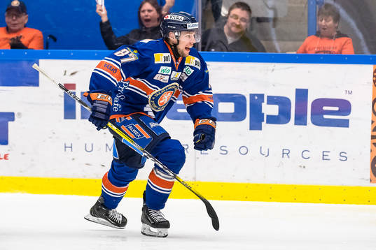 Växjös Robert Rosén jublar