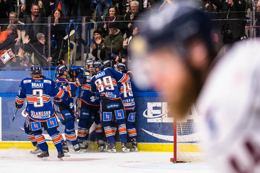 Växjös spelare jublar