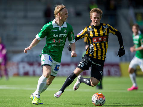 Ljungskiles Linus Tornblad före Häckens Adam Andersson