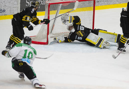 Rögles Timothy Liljegren avgör matchen med sitt 5-3 mål