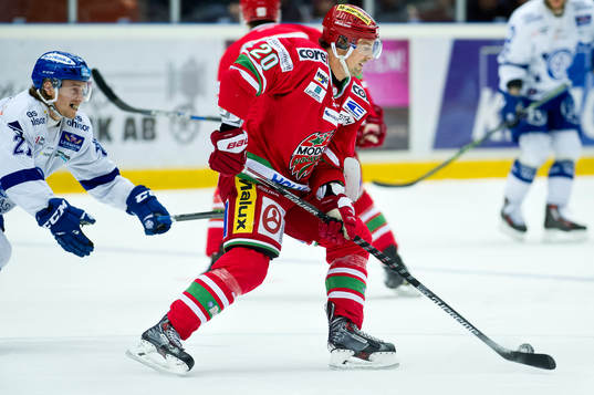 Leksands Brock Montpetit och Modos Joel Kwaitkowski