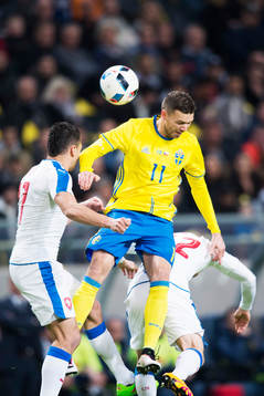 Sveriges Marcus Berg i nickduell med Tjeckien  Marek Suchy