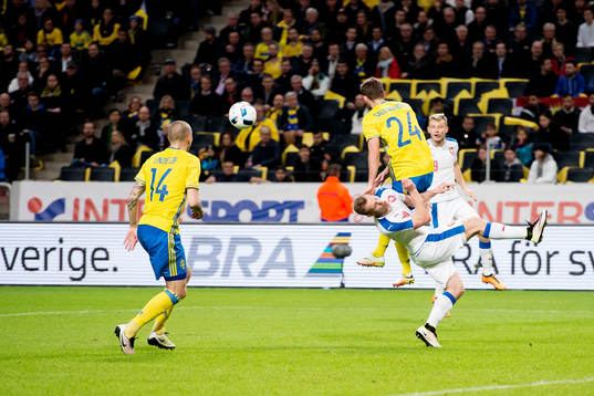 Sveriges Emil Salomonsson och Tjeckiens Matej Vydra i