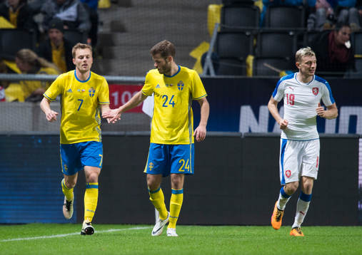 Sveriges Sebastian Larsson och Emil Salomonsson gör