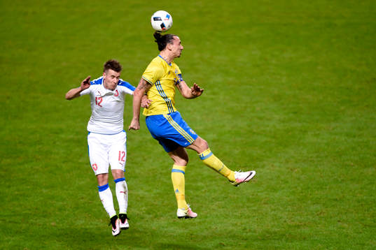 Tjeckiens Lukas Marecek och Sveriges Zlatan Ibrahimovic