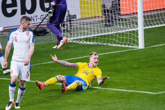 Sveriges John Guidetti reagerar