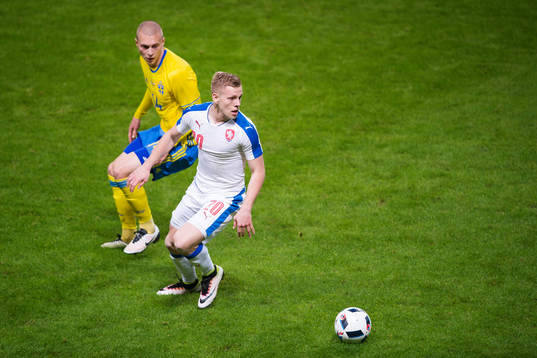 Sveriges Victor Nilsson Lindelöfoch Tjeckien  Matej Vydra