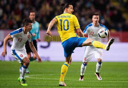 Tjeckiens Marek Suchy och Sveriges Zlatan Ibrahimovic