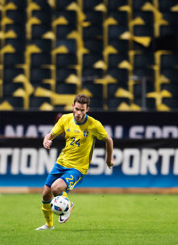 Sveriges Emil Salomonsson framför tomma läktare