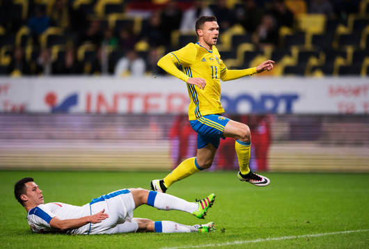 Tjeckiens Marek Suchy och Sveriges Marcus Berg när
