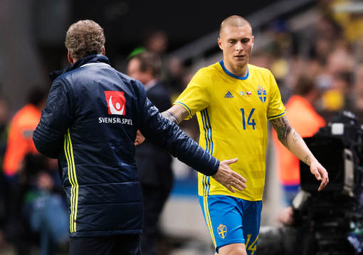 Sveriges förbundskapten Erik Hamrén och Victor Nilsson