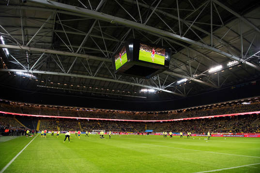 Övre etager avskärmat och stängt tak på Friends Arena