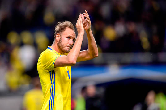 Sveriges Andreas Granqvist tackar publiken