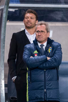 Sveriges players manager Marcus Allbäck och