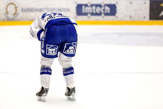 Leksands Tobias Forsberg har ont