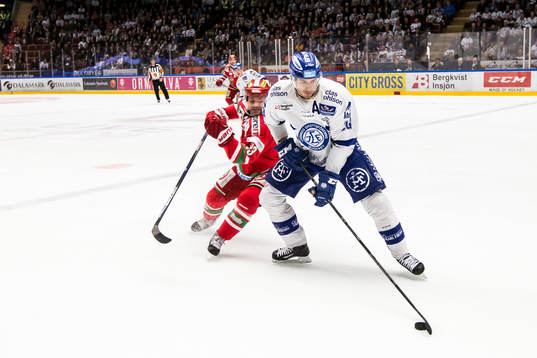 Leksands Jon Knuts Modos Byron Ritchie  i ishockeymatchen i