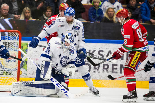 Leksands målvakt Henrik Haukeland räddar chans för Modos