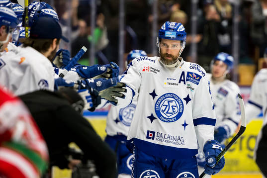 Leksands Tommi Paakkolanvaara jublar