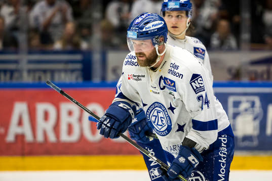Jonas Frögren  i ishockeymatchen i kvalet  till SHL mellan