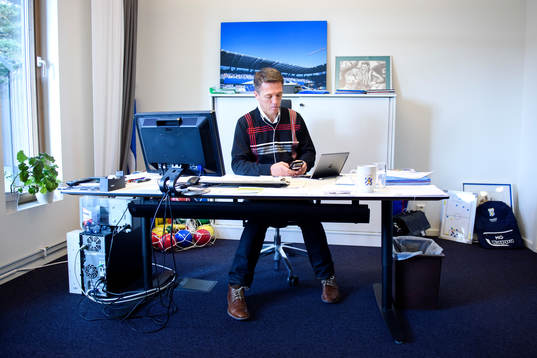 IFK Göteborgs sportchef Mats Gren på sitt kontor