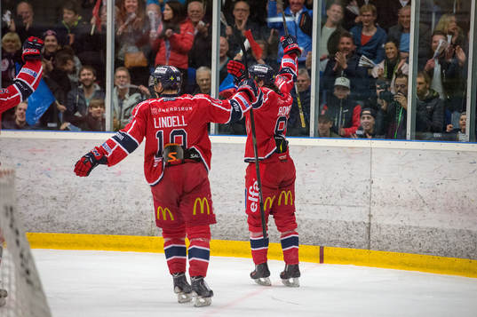 Västerviks Viktor Lindell och Västerviks Victor Romfors