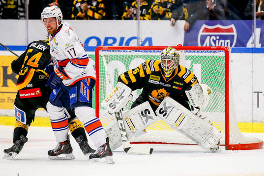Skellefteås målvakt Markus Svensson och Anton Lindholm