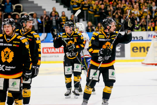 Skellefteås Fredrik Lindgren jublar