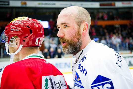 Leksands Tommi Paakkolanvaara  jublar