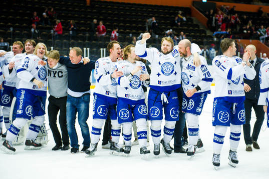 Leksands spelare jublar