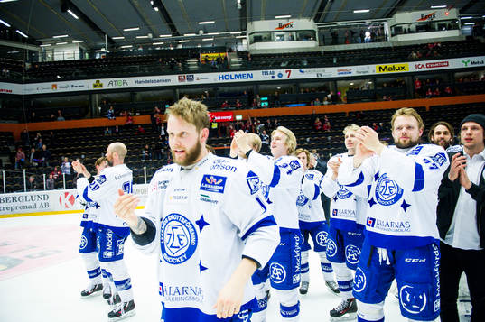 Leksands spelare jublar