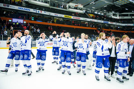Leksands spelare jublar