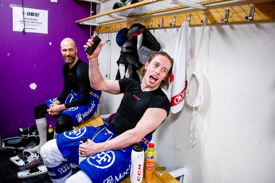 Leksand Brock Montpetit jublar