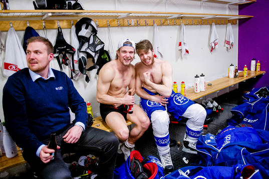 Leksand Viktor Amner och Janos Hari jublar