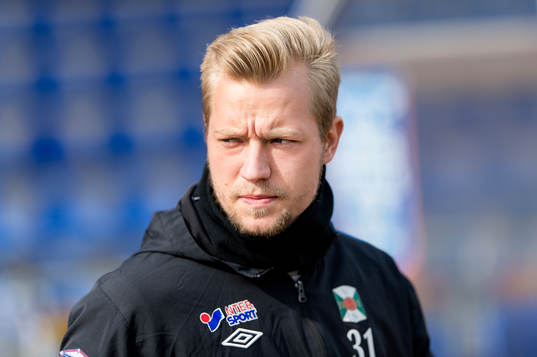 Varbergs Sebastian Crona före fotbollsmatchen i Superettan