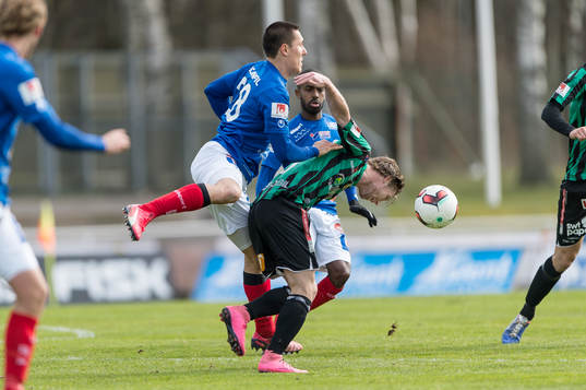 Åtvidabergs Sebastian Ramhorn och Varbergs Thomas Drage