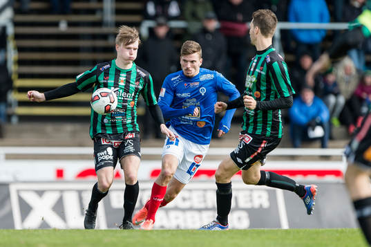 Varbergs Anton Liljebäck och Åtvidabergs Shkodran Maholli