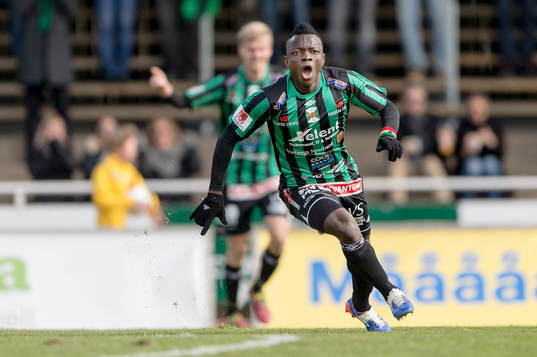 Varbergs Thomas Boakye jublar
