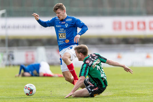 Åtvidabergs Shkodran Maholli och Varbergs Karl Söderström