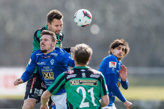 Varbergs Peter Nyström och Åtvidabergs Shkodran Maholli