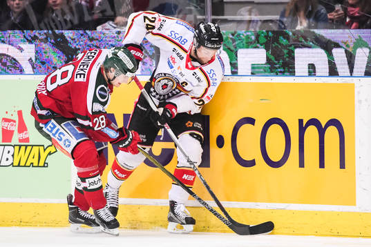 Frölundas Johan Sundström och Luleås Johan Harju