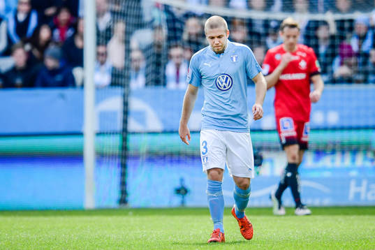 Malmö FFs Anton Tinnerholm deppar