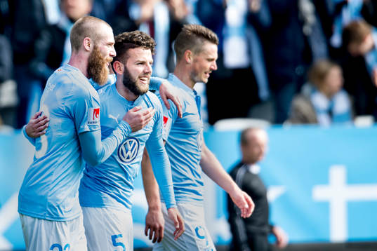 Malmö FFs Jo Inge Berget och Markus Rosenberg firar Erdal